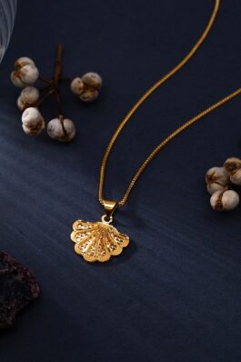 Golden Seashell Filigree Pendant Necklace